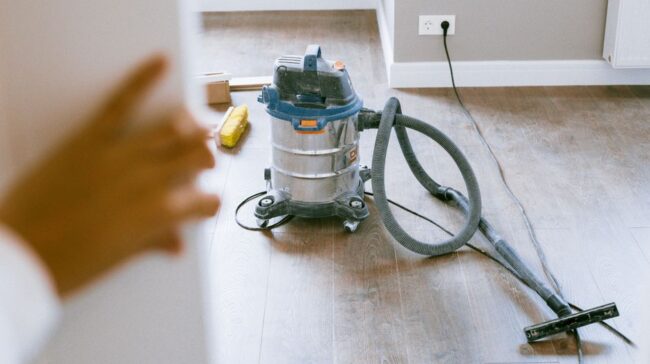 Industrial vacuum cleaner in a newly renovated apartment for a spotless finish. - Photo by La Miko on Pexels